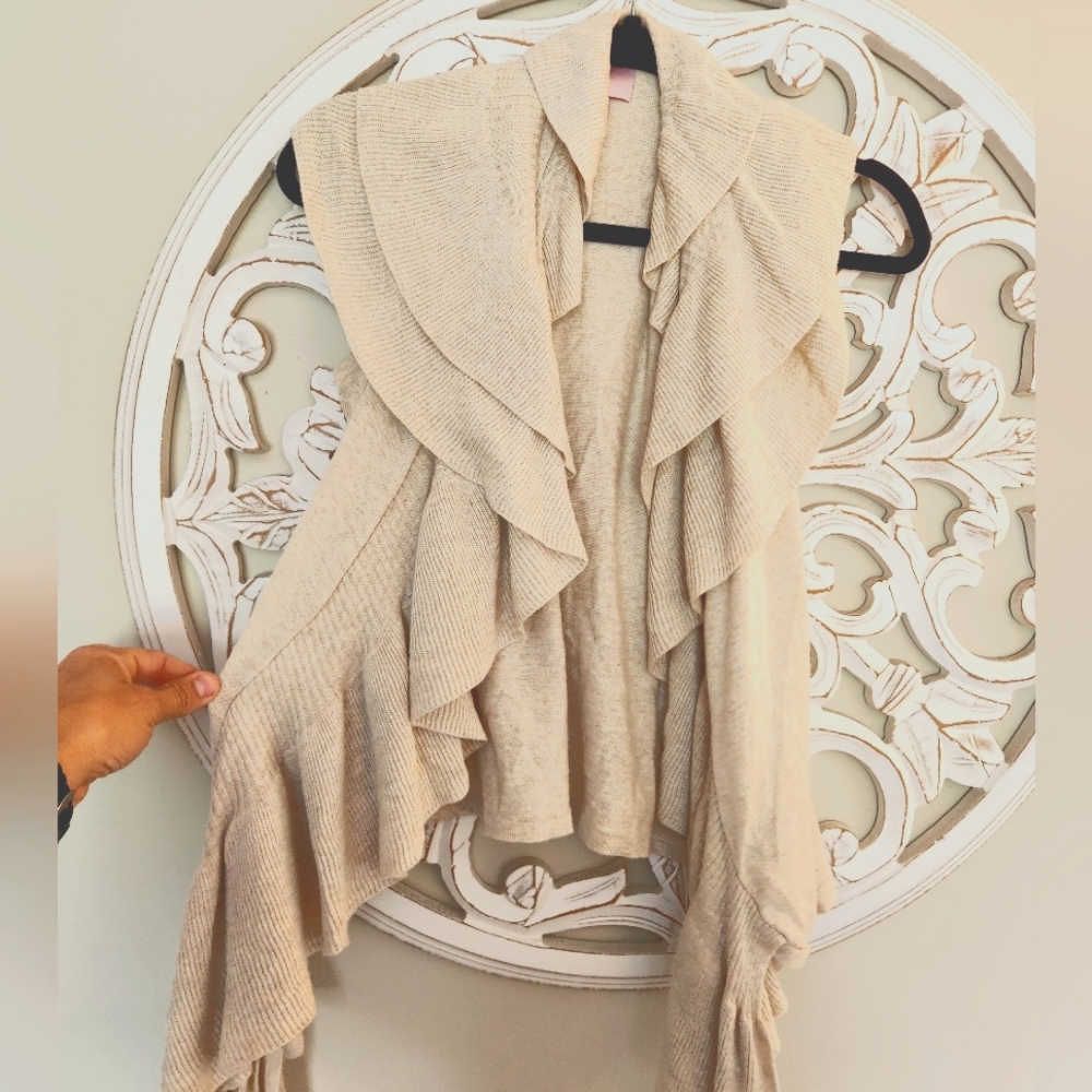 Romeo & Juliet Couture Ruffle Cardigan Sweater. Medium.